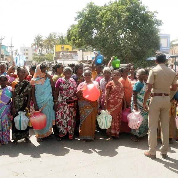 அத்திப்பட்டி ஆகும் திண்டுக்கல்... தண்ணீருக்காக அலையும் பொதுமக்கள்! #TNDrought2017