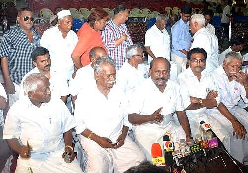 அதிகாரிகள் லஞ்சம் வாங்கத்தான் உணவு பாதுகாப்புச் சட்டம்: விக்கிரமராஜா பேட்டி