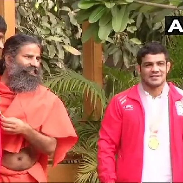 காமன்வெல்த் போட்டிகளில் பதக்கம் வென்ற வீரர்கள் தாயகம் திரும்பினர்..!