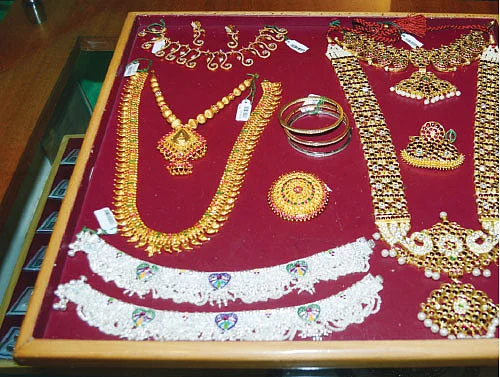 அள்ளித் தருமா வெள்ளி!