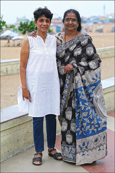 “நாற்பது வருஷங்களா கைகோத்து இருக்கோம்!”