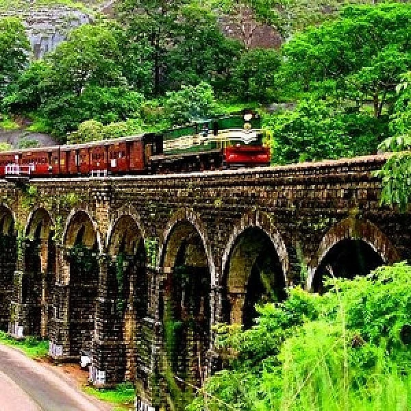 பார்டர் கடை, பதிமூன்று கண் மதகுப் பாலம் - கடவுளின் தேசத்தில் தென்மலை என்னும் சொர்க்கம்!