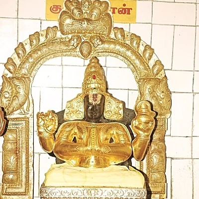 கோடி புண்ணியம் அருளும் குரு தரிசனம்! #PhotoStory