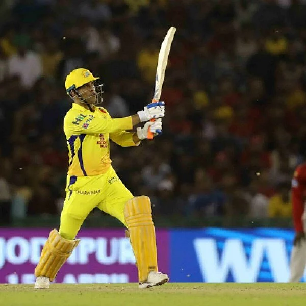 கெயில் புயலுக்கு ஈடுகொடுத்த எம்.எஸ்.டி மேஜிக் - ஒரு பவுண்டரியில் மிஸ்! #CSKvsKXIP