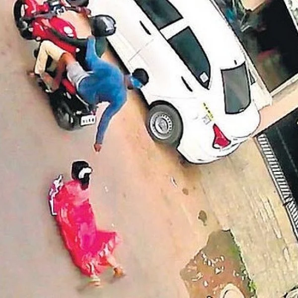 சாலையில் பெண்ணை தரதரவென இழுத்துச்சென்ற கொள்ளையர்கள்! - சென்னையைப் பதறவைத்த சம்பவம்