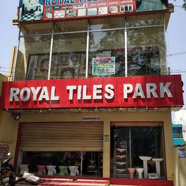 ‘டைல்ஸ் வாங்கினால் எல்.இ.டி டி.வி இலவசம்!’ - ஐ.டி ரெய்டில் சிக்கிய வேலூர் டைல்ஸ் நிறுவனம்