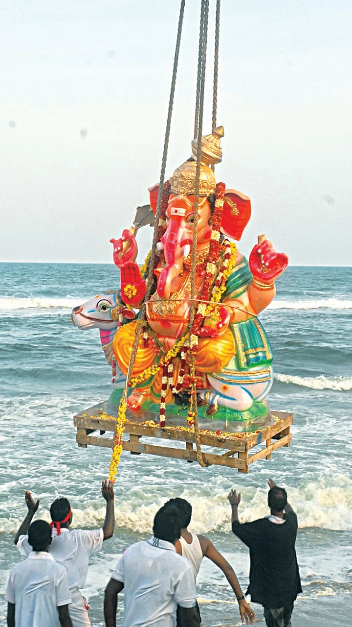 கேள்வி பதில் - பிள்ளையாருக்கும் தண்ணீருக்கும் என்ன தொடர்பு?