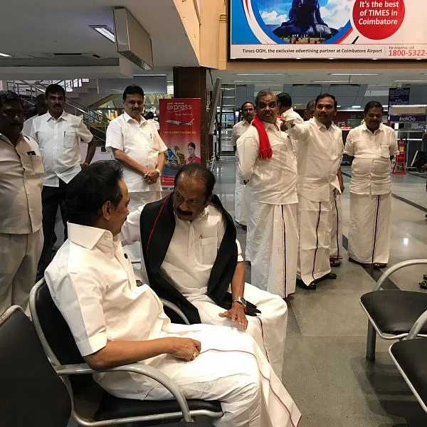 கோவையில் மு.க.ஸ்டாலின் - வைகோ திடீர் சந்திப்பு!