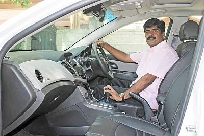 ஸ்போர்ட்ஸ் கார் ஆனால், 15 கி.மீ மைலேஜ்!