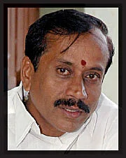 நடுத்தெருவில் நடந்த தாலி தகராறு !