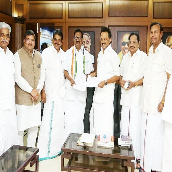 `ஐந்து கன்ஃபார்ம்; நான்கில் சிக்கல்' - காங்கிரஸ் வேட்பாளர் பட்டியல் தாமதத்துக்கு என்ன காரணம்?