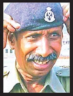 ‘அவர்களை சுட்டுத்தள்ளுங்கள்!”