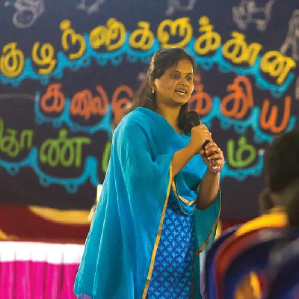 இவரைத் தெரிஞ்சுக்கலாம்! - கதை சொல்லி ஷர்மிளா தேசிங்கு