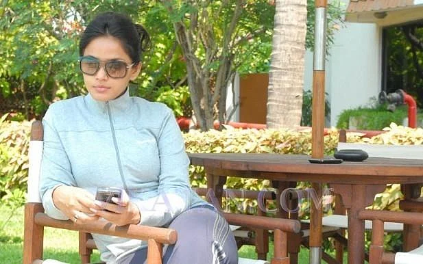 ``அஜித் நடிக்கும் ஆக்ஷன் படத்தில் நானும் இருக்க விரும்புவேன்!” - நீது சந்திரா