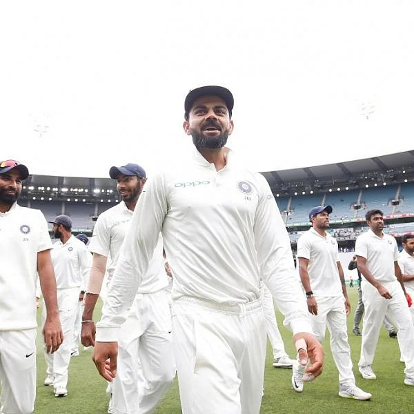 `க்ரில் கோழி வேண்டாம்; `கடக்நாத்' கோழி சாப்பிடுங்கள்’ - விராட் கோலிக்கு வந்த ஸ்பெஷல் ரெக்வைஸ்ட்!