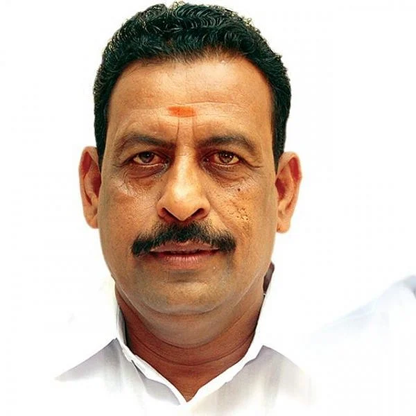``எங்க ஊரை பாத்துட்டு, அப்புறம் பேசுங்க..” -அமைச்சர் ஓ.எஸ் மணியனை வழிமறித்த கிராம மக்கள்