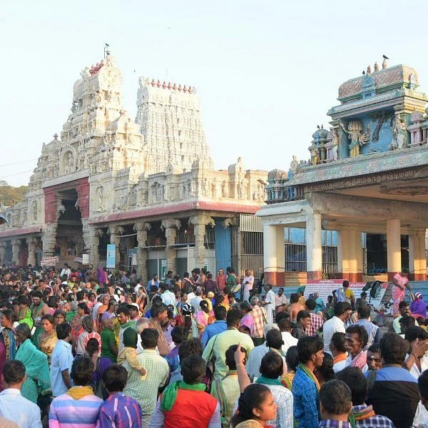 ரூ.500, ரூ.2,500, ரூ.10,000...தரிசனக் கட்டணம் பலமடங்கு உயர்வால் திருச்செந்தூர் பக்தர்கள் அதிர்ச்சி