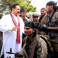 புலிகளின் வான் தாக்குதலுக்கு பயந்து பதுங்கு குழிக்குள் ராஜபக்சே ஒளிந்தது அம்பலம்!