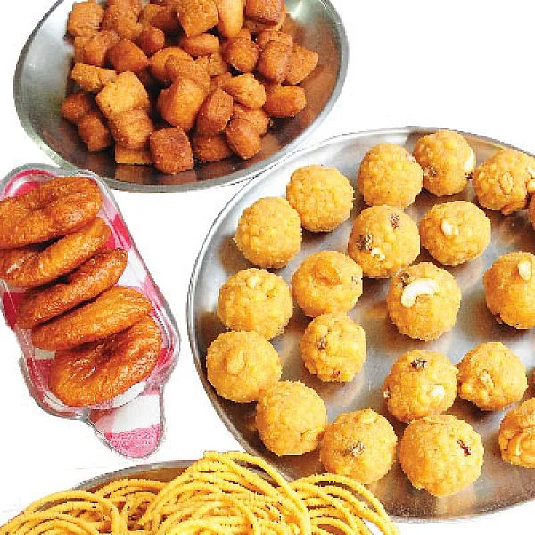 நீங்களும் செய்யலாம்: பாரம்பர்யப் பலகாரம்... பாதிக்குப் பாதி லாபம்! - சிவகாமி