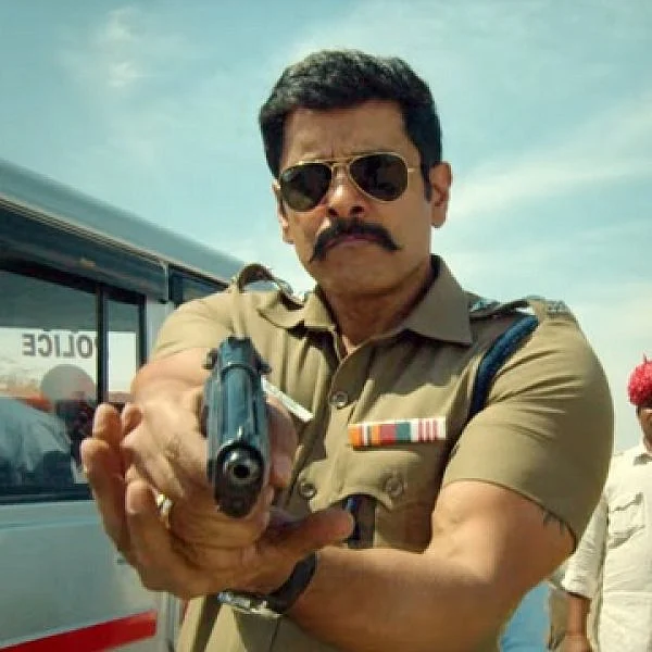 ‘நான் சாமி இல்ல பூதம்’- விறுவிறுப்பான காட்சிகளுடன் வெளியானது சாமி-2 டிரெய்லர்