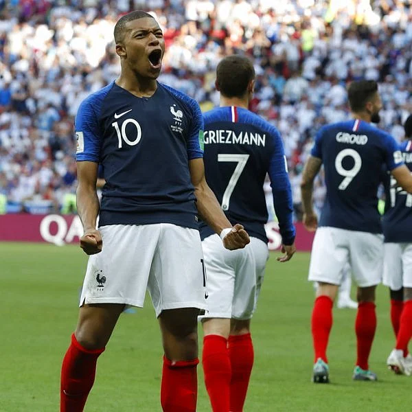 கிலியன் எம்பாப்பே - பிரான்ஸ் அணியின் 19 வயது பாயும்புலி! #WorldCup