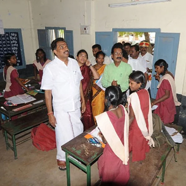 பயனற்ற கட்டடங்களைப் புனரமைக்க நடவடிக்கை! அமைச்சர் எம்.ஆர்.விஜயபாஸ்கர் தகவல்