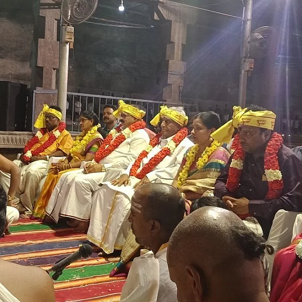 `மக்கள் தலைவர்!’ - பட்டம் சூட்டி ரஜினியை முழுநேர அரசியலுக்கு அழைப்பு விடுத்த ரசிகர்கள்