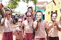 சுட்டிகளின் தேர்தல் பிரசார ஆல்பம்