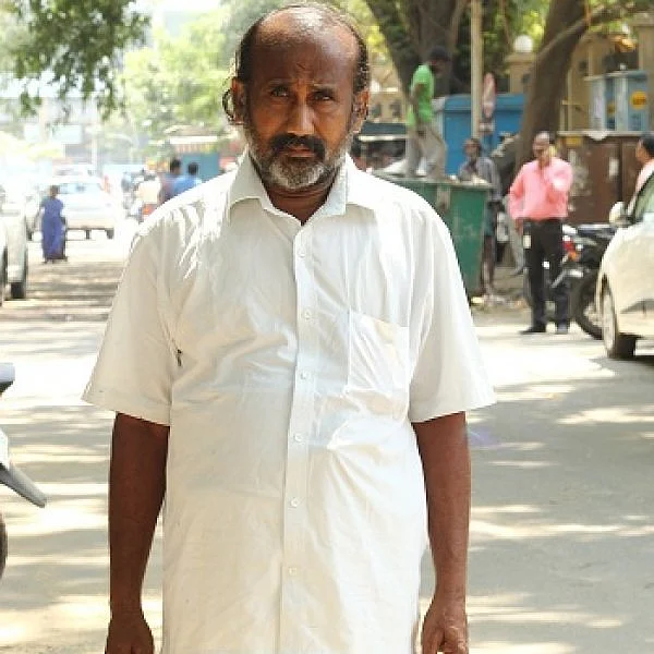 ``மண்ணுக்குள்ள இருந்து திரும்பவும் தோண்டி எடுத்த உயிர் இது!'' - சுனாமி சண்முகவேலின் போராட்டம்