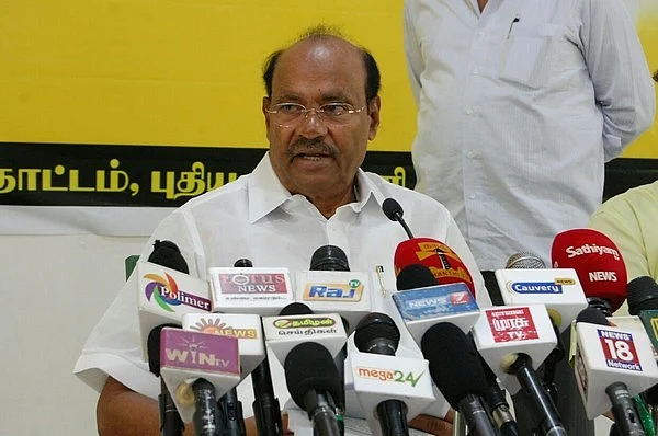 `கற்பனை அல்ல; செல்லதுரை பின்னணி அப்படிப்பட்டது' - நிர்மலா தேவி விவகாரத்தில் எச்சரிக்கும் ராமதாஸ்