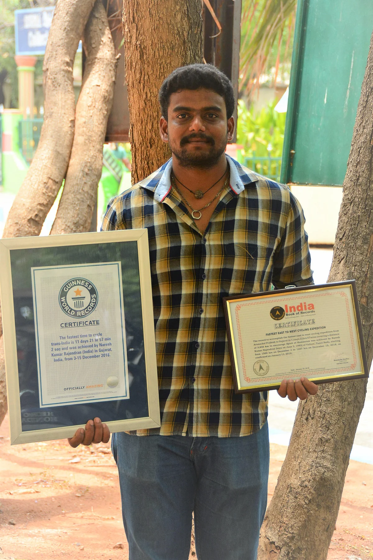 `12 நாள்களில் 3,846 கிலோ மீட்டர் சைக்கிள் பயணம்!’ - வேலூர் இளைஞர் கின்னஸ் சாதனை