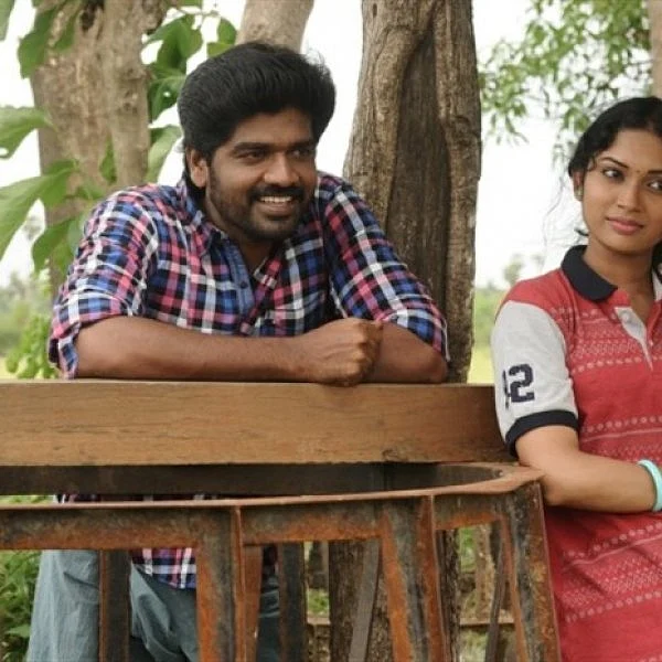'அப்படிப் போய் இப்படிப் போய் எப்படியோ போனானாம்!' - 'பிச்சுவாகத்தி' விமர்சனம்