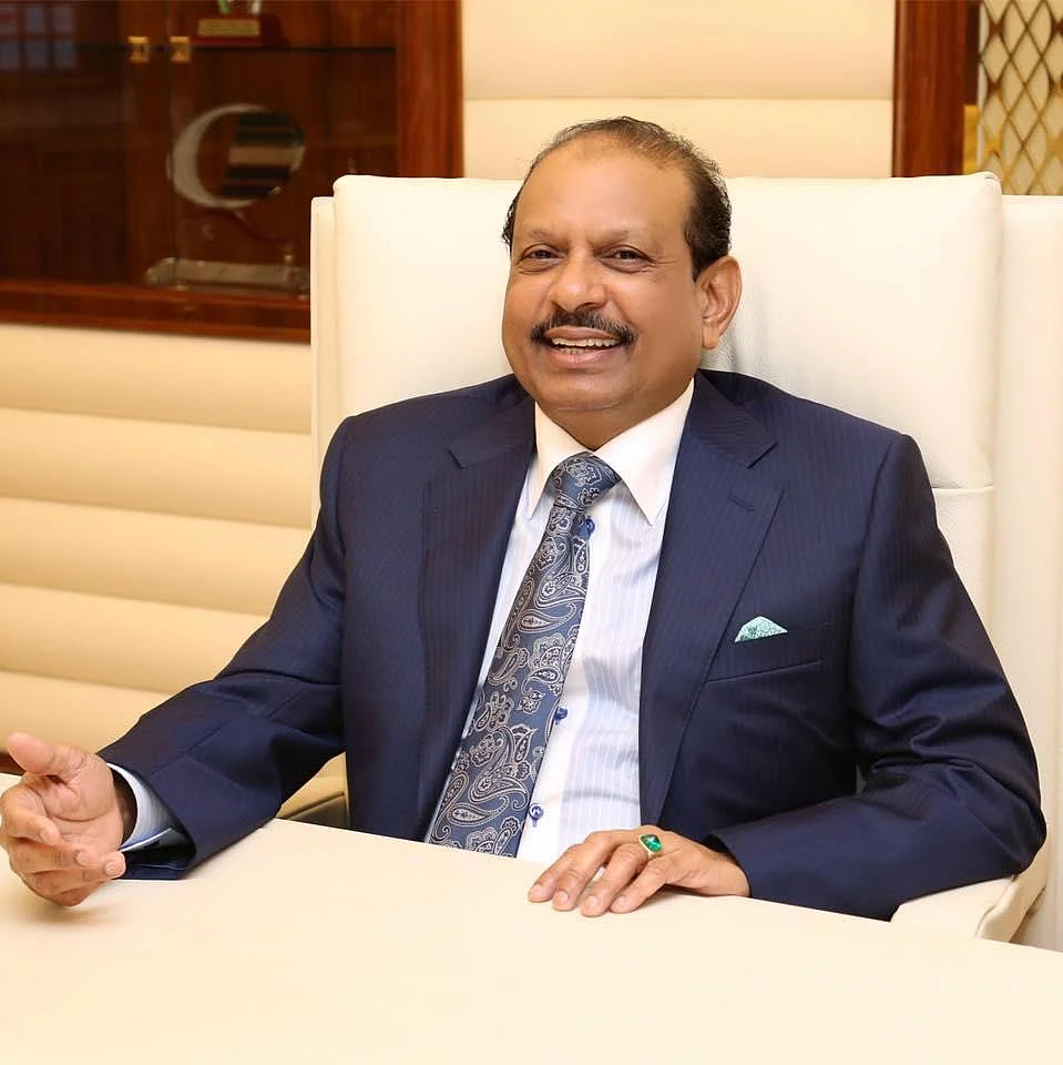 `மகனின் மர்ம மரணம்; வீடு ஜப்தி!' - 24 மணி நேரத்தில் கேரள குடும்பத்தின் துயர் துடைத்த பில்லினியர்
