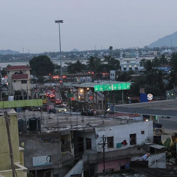 கோவையின் மையமான கரும்புக்கடையில் ஏ.டி.எம்-க்கு 3 கி.மீ. அலைச்சல்!