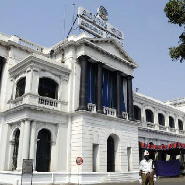 தமிழக சட்டப்பேரவை ஜனவரி 8-ல் கூடுகிறது! முதல்முறை எம்.எல்.ஏ-வாக நுழையப்போகும் தினகரன்!