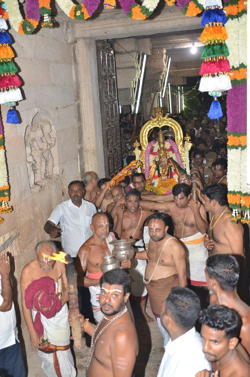 தூத்துக்குடியில் பெருமாள் கோயிலில் சொர்க்கவாசல் திறப்பு..! பக்தர்கள் தரிசனம்