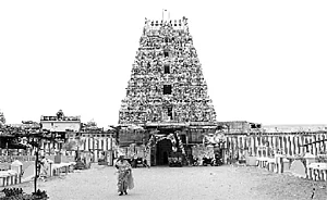 கொஞ்சம் விட்டால் கோயிலையே வித்துடுவாங்கப்பா...