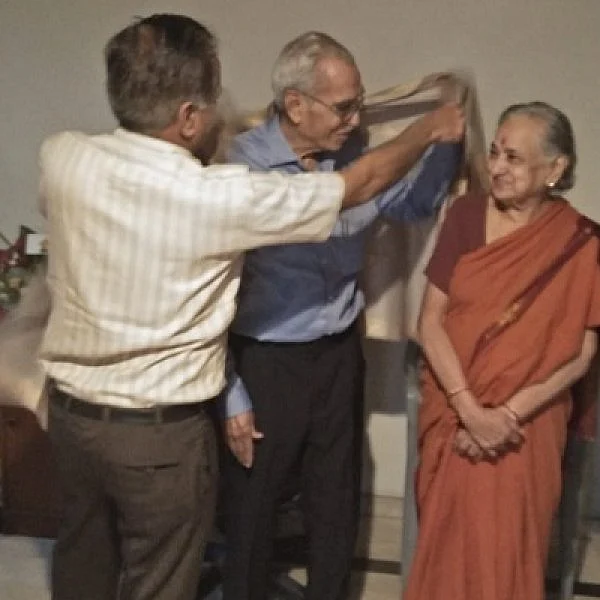`1.50 லட்சம் பேருக்குச் சிகிச்சை... 1000 மைக்ரோ சர்ஜரி' - பிளாஸ்டிக் சர்ஜரி நாயகன் `பத்மஶ்ரீ' வெங்கடசாமி