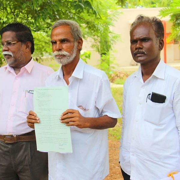 தனுஷ் தாக்கல்செய்த ஆவணங்கள் போலியானவை - மேலூர் தம்பதியினர் காவல் ஆணையர் அலுவலகத்தில் புகார்