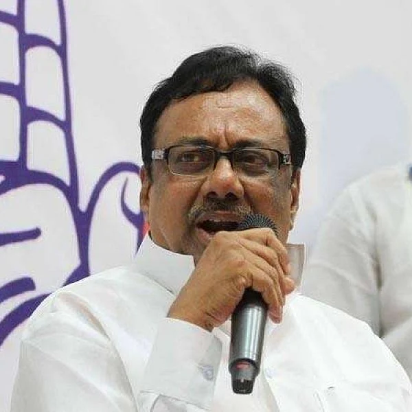 ``மொத்தம் எத்தனை அ.தி.மு.க-தான்யா இருக்கு? " - கலாய்த்த ஈ.வி.கே.எஸ்.இளங்கோவன்!