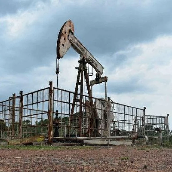 ONGC கிணறுகள் சட்டவிரோதமாக இயங்குகின்றனவா? - அதிரச்செய்யும் ஆர்.டி ஐ!