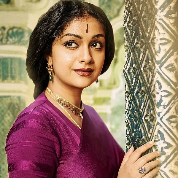 "நயன்தாரா, த்ரிஷா எடுத்த முடிவு சரிதான்!" - கீர்த்தி சுரேஷ்