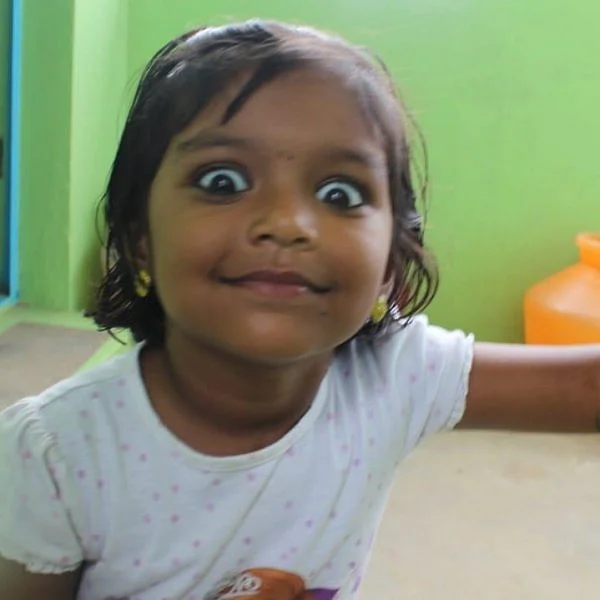 ``அப்ப வருத்தப்பட்டோம்... ஆனா, இப்ப..?!'' - `குணமா வாய்ல சொல்லணும்' ஸ்மித்திகாவின் பெற்றோர்