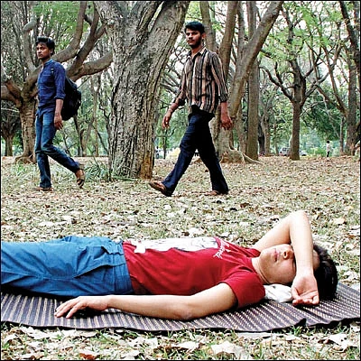 மகன்களையும் மகள்களையும் பெற்ற அம்மாக்களுக்கு...