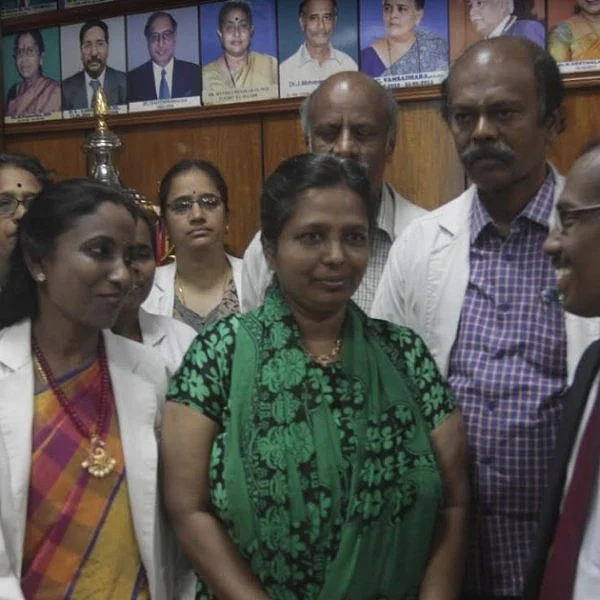 5 ஆண்டுகளாக வலியால் துடித்த பெண்; 22 கிலோ கட்டி அகற்றம் - சாதித்த டாக்டர்கள்