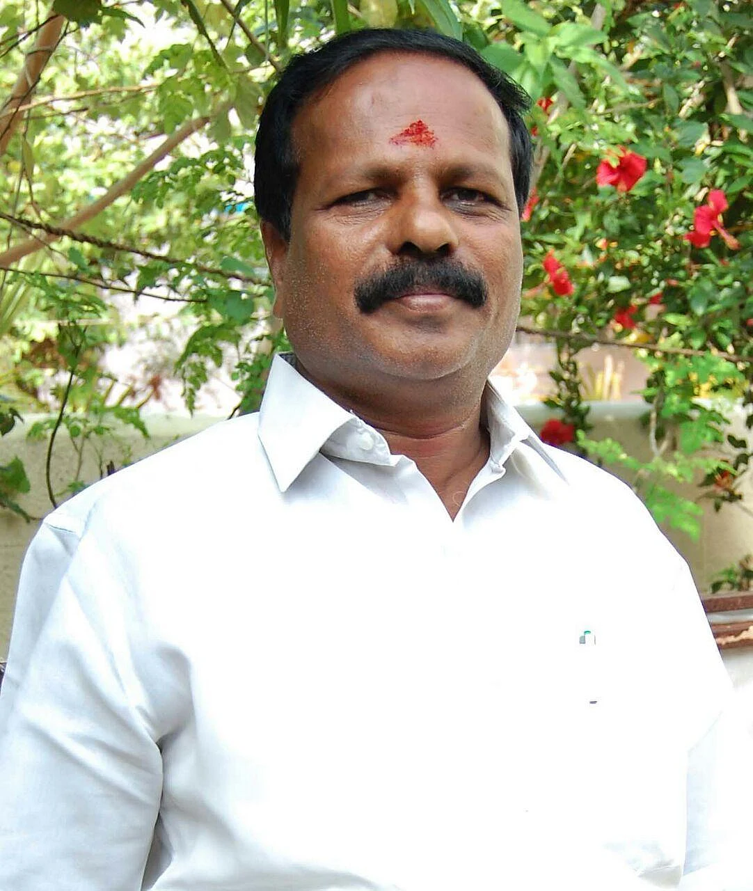 நள்ளிரவில் மதுவிற்பனை! - அ.தி.மு.க. முன்னாள் எம்.எல்.ஏ. கைது