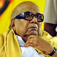 தமிழக அரசின் செயல்பாடுகள் நீதிமன்றத்தை வேதனைக்குள்ளாக்குகிறது: கருணாநிதி