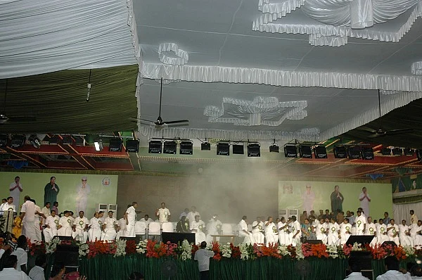 எம்.ஜி.ஆர் நூற்றாண்டு விழா மேடையில் தீ விபத்து!