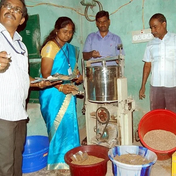 வீட்டில் போதைப் பொருள் தயாரிக்கும் தொழிற்சாலை! : போலீஸை அதிரவைத்த வாடகைதாரர்