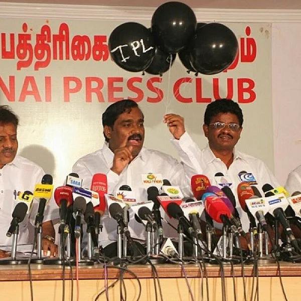 `ஐ.பி.எல் வீரர்களுக்கு எதாவது நடந்தால் நாங்கள் பொறுப்பல்ல!'- எச்சரிக்கும் வேல்முருகன்